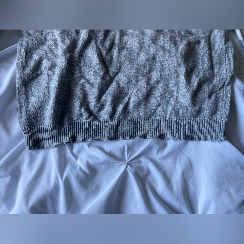 Brandy Melville Sweater - Picture 4 of 4